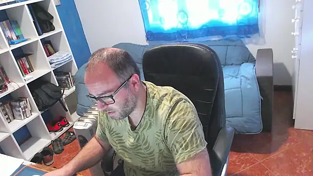 Snapshot of ravingr4d4 chatting on April 10, 8:08 am ravingr4d4 online show from April 10, 8:08 am