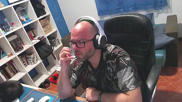 Snapshot of ravingr4d4 chatting on April 11, 8:57 pm ravingr4d4 online show from April 11, 8:57 pm