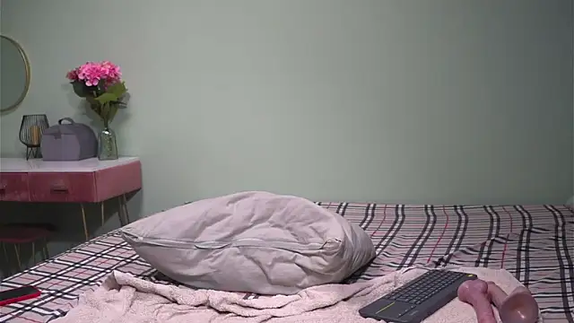 CelineConner online show from January 14, 8:20 am