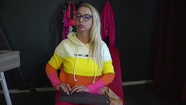 CelineConner online show from September 16, 4:46 am