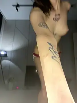 Snapshot of Yunasi chatting on February 13, 1:37 pm Yunasi online show from February 13, 1:37 pm