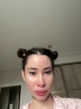 Snapshot of Yunasi chatting on March 11, 11:33 am Yunasi online show from March 11, 11:33 am