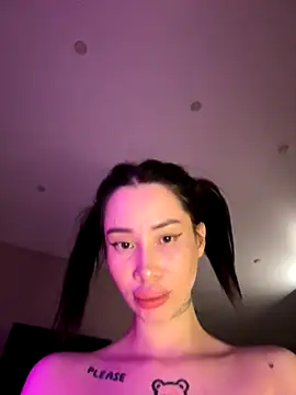 Snapshot of Yunasi chatting on November 3, 1:34 pm Yunasi online show from November 3, 1:34 pm