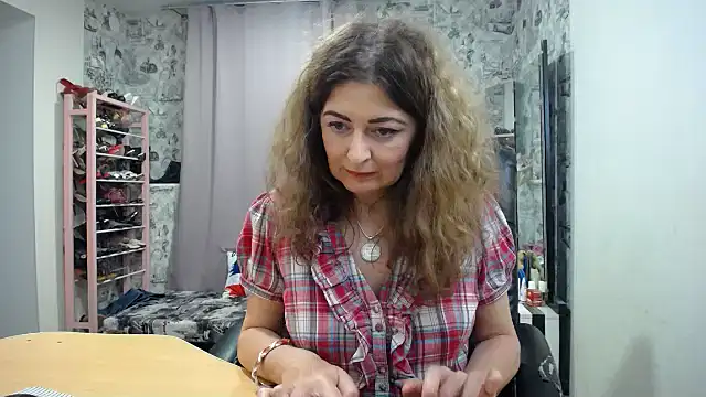 Helen1974 online show from April 7, 8:20 pm