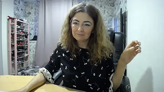 Helen1974 online show from June 6, 3:11 am