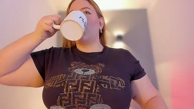 sophiarossee  online show from February 3, 12:25 pm