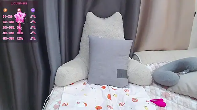 Snapshot of Duludulu_007 chatting on February 1, 10:05 am Duludulu 007 online show from February 1, 10:05 am