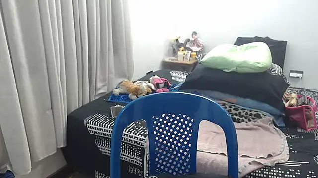 Snapshot of Anny_Smith69 chatting on April 17, 10:18 am Anny Smith69 online show from April 17, 10:18 am
