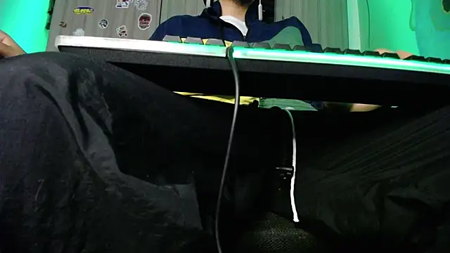 zacwatson  online show from February 12, 10:14 am