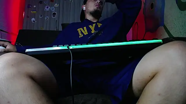 zacwatson  online show from March 4, 6:04 am