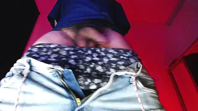 zacwatson  online show from December 14, 11:20 pm