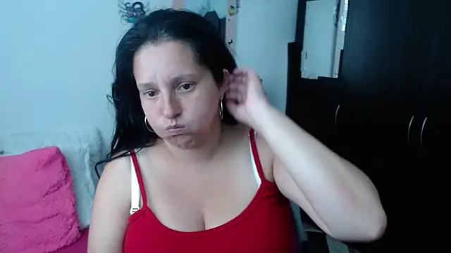 Snapshot of CristialJones_ chatting on October 2, 2:24 pm CristialJones online show from October 2, 2:24 pm