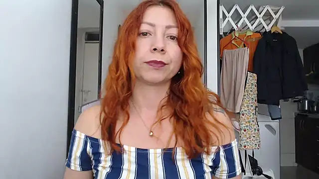 malusexy33 online show from March 12, 9:35 pm