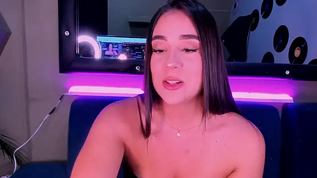 Sussy Bell01 online show from December 12, 8:21 pm