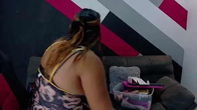 I am yours- online show from November 1, 11:45 am