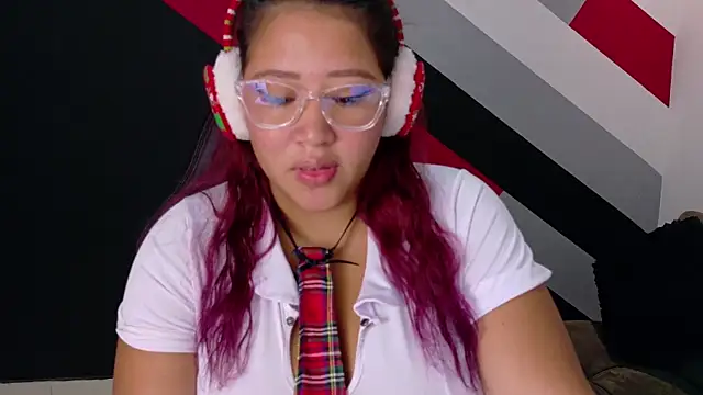 I am yours- online show from December 5, 11:41 am