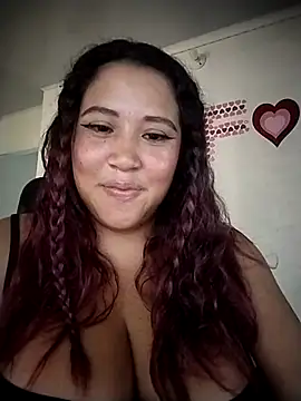 Snapshot of I_am_yours- chatting on April 24, 7:27 pm I am yours- online show from April 24, 7:27 pm
