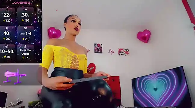  ChanellR  online show from December 13, 11:02 am