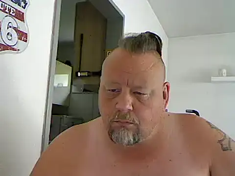 Snapshot of pimmelmann3 chatting on June 1, 11:23 am pimmelmann3 online show from June 1, 11:23 am