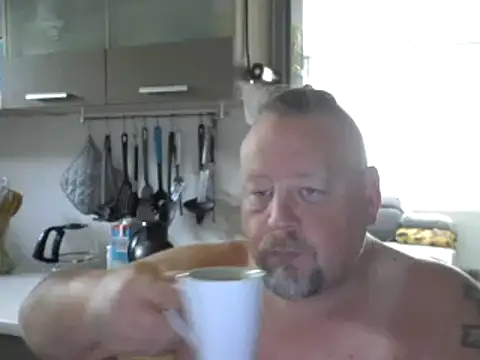 Snapshot of pimmelmann3 chatting on June 3, 10:18 am pimmelmann3 online show from June 3, 10:18 am