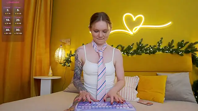 lessysweety online show from January 8, 3:31 am