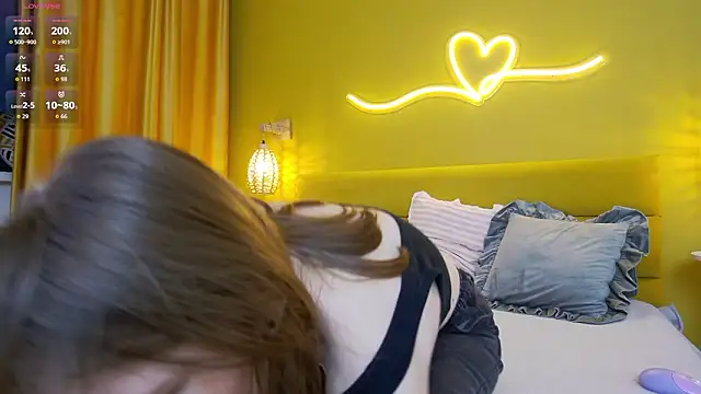 lessysweety online show from February 17, 3:03 am