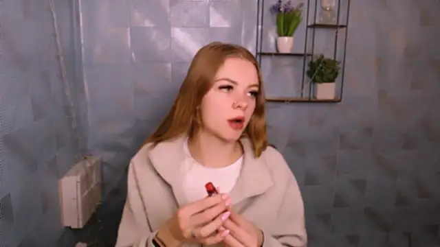 Snapshot of AliceFlirtt_ chatting on December 3, 12:16 pm AliceFlirtt online show from December 3, 12:16 pm