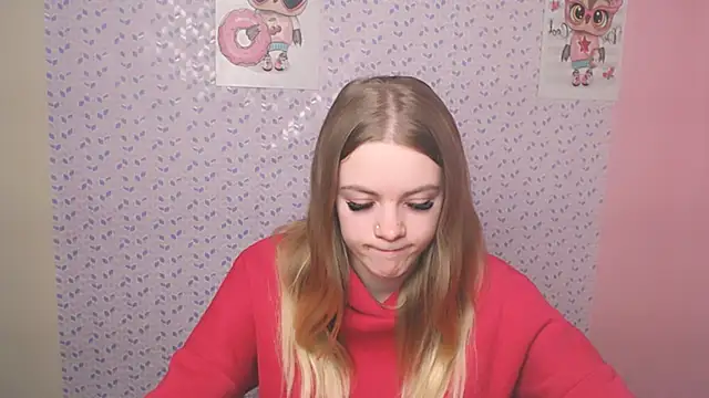 Snapshot of AliceFlirtt_ chatting on December 13, 4:16 pm AliceFlirtt online show from December 13, 4:16 pm