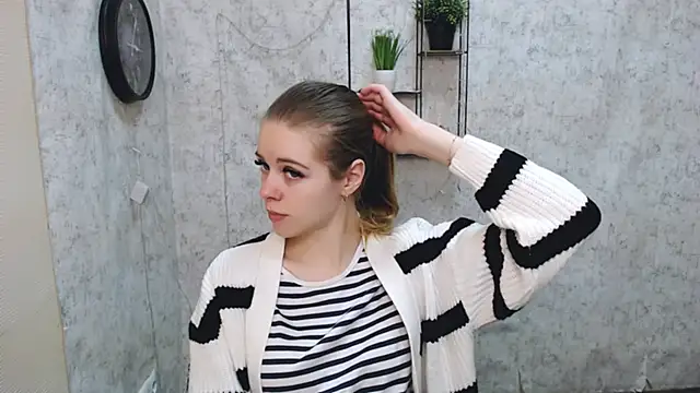 Snapshot of AliceFlirtt_ chatting on January 4, 9:10 am AliceFlirtt online show from January 4, 9:10 am