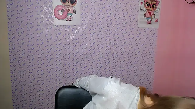 Snapshot of AliceFlirtt_ chatting on January 8, 11:10 am AliceFlirtt online show from January 8, 11:10 am