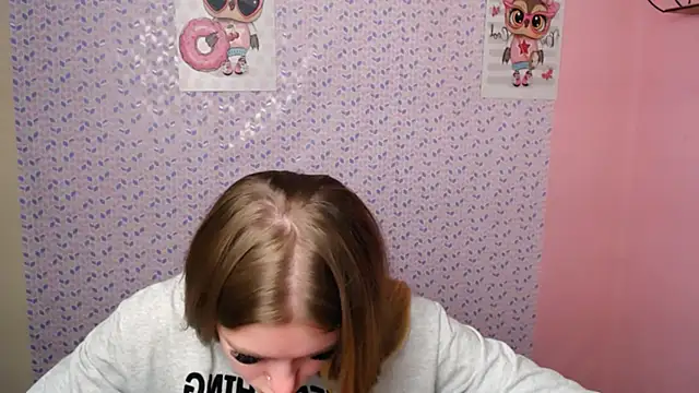 Snapshot of AliceFlirtt_ chatting on January 8, 2:14 pm AliceFlirtt online show from January 8, 2:14 pm
