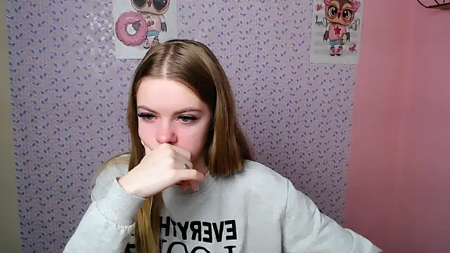 Snapshot of AliceFlirtt_ chatting on January 9, 7:42 am AliceFlirtt online show from January 9, 7:42 am
