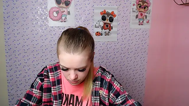 Snapshot of AliceFlirtt_ chatting on January 10, 8:18 am AliceFlirtt online show from January 10, 8:18 am