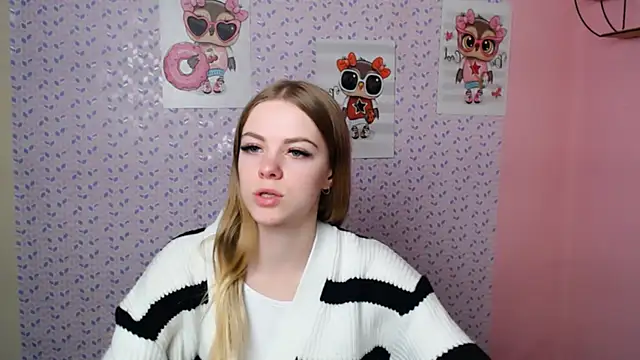 Snapshot of AliceFlirtt_ chatting on January 11, 12:29 pm AliceFlirtt online show from January 11, 12:29 pm