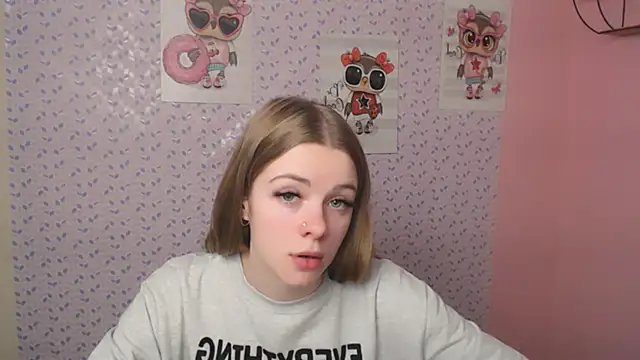 Snapshot of AliceFlirtt_ chatting on January 14, 12:14 pm AliceFlirtt online show from January 14, 12:14 pm