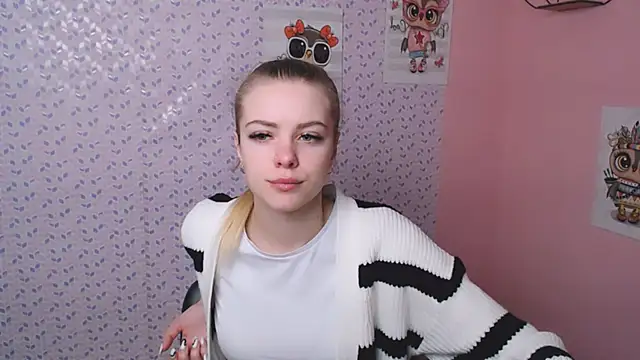 Snapshot of AliceFlirtt_ chatting on January 21, 12:50 pm AliceFlirtt online show from January 21, 12:50 pm