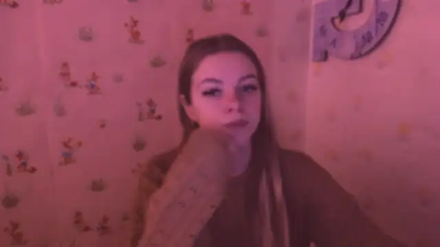 Snapshot of AliceFlirtt_ chatting on January 27, 8:18 am AliceFlirtt online show from January 27, 8:18 am