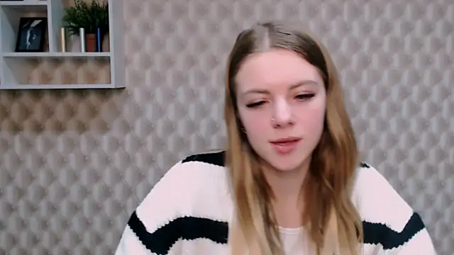Snapshot of AliceFlirtt_ chatting on February 1, 2:13 pm AliceFlirtt online show from February 1, 2:13 pm
