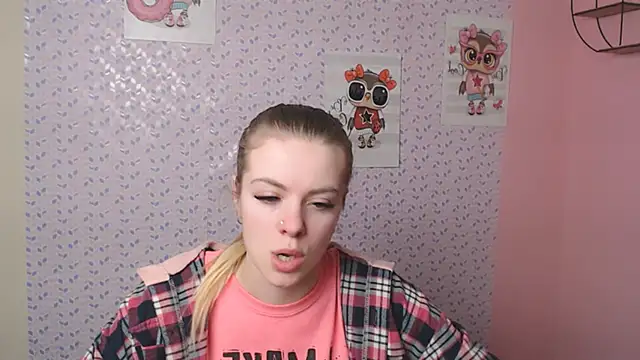 Snapshot of AliceFlirtt_ chatting on February 4, 1:16 pm AliceFlirtt online show from February 4, 1:16 pm