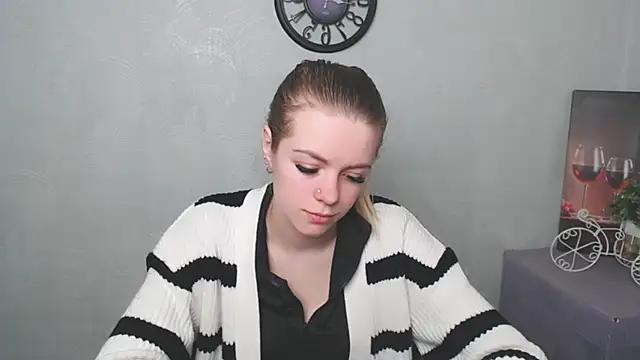 Snapshot of AliceFlirtt_ chatting on March 5, 2:45 pm AliceFlirtt online show from March 5, 2:45 pm