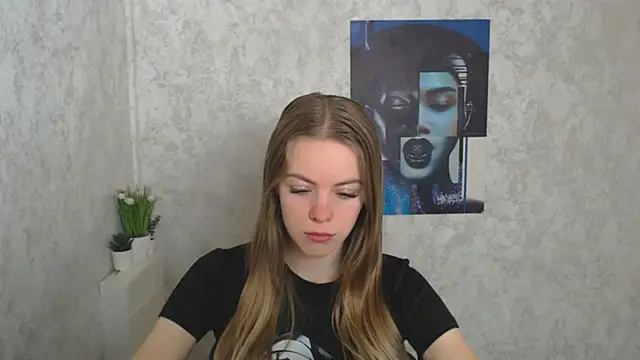 Snapshot of AliceFlirtt_ chatting on September 23, 8:17 am AliceFlirtt online show from September 23, 8:17 am