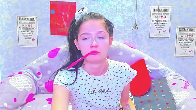 Vanessa Florence online show from February 22, 1:33 am