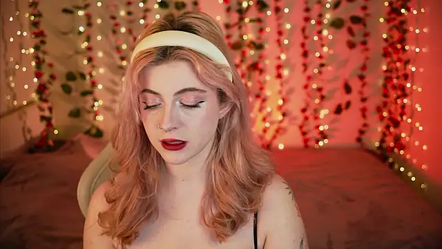 your favoritegirls online show from March 5, 5:20 pm