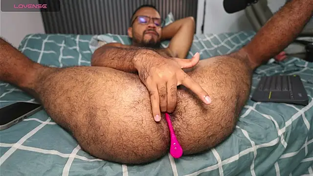 Little Bear00 online show from April 15, 1:12 am