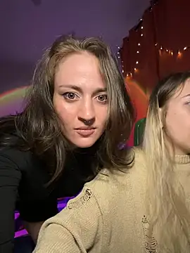 Snapshot of Dooubletroublee chatting on December 8, 10:14 pm Dooubletroublee online show from December 8, 10:14 pm