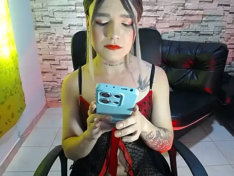 Snapshot of Heidy_Sumers chatting on June 4, 4:46 pm Heidy Sumers online show from June 4, 4:46 pm