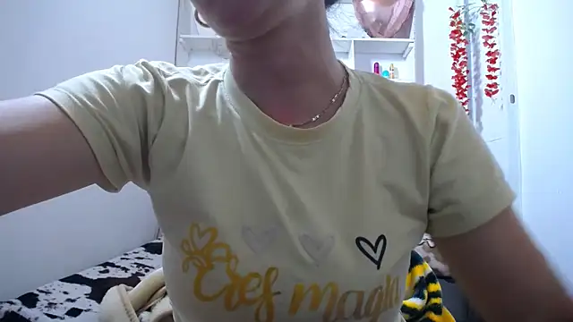 Snapshot of Luna_girlhot_ chatting on February 6, 4:54 pm Luna girlhot online show from February 6, 4:54 pm