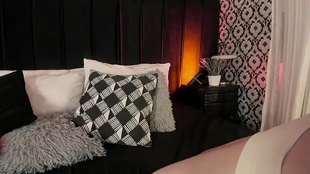 Adeelinee online show from December 17, 7:42 pm