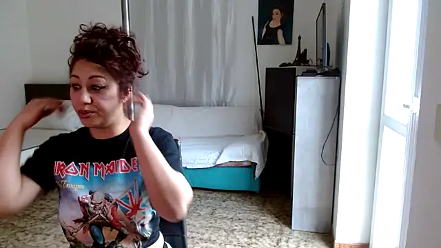 danasantoreal online show from February 12, 8:42 am