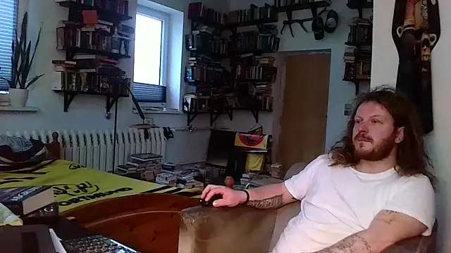 Snapshot of sunr1sa chatting on February 5, 7:13 am sunr1sa online show from February 5, 7:13 am